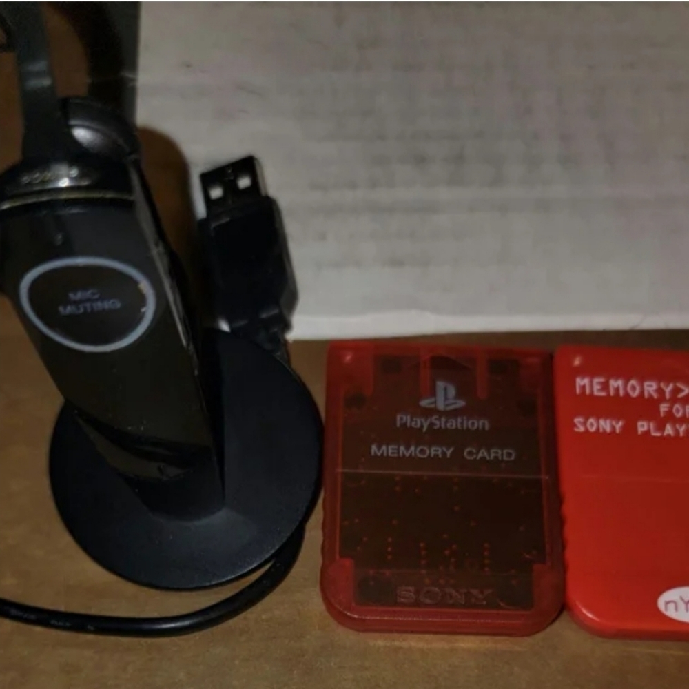 SONY PLAYSTATION BLUETOOTH HEADSET AND MEMORY CARDS